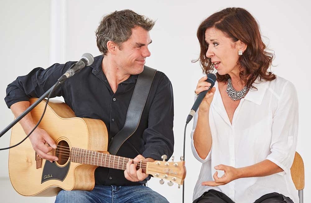Chessy_und_Sigi_Gall-Live_Wohnzimmerkonzert-Familienfeier-Auftritte